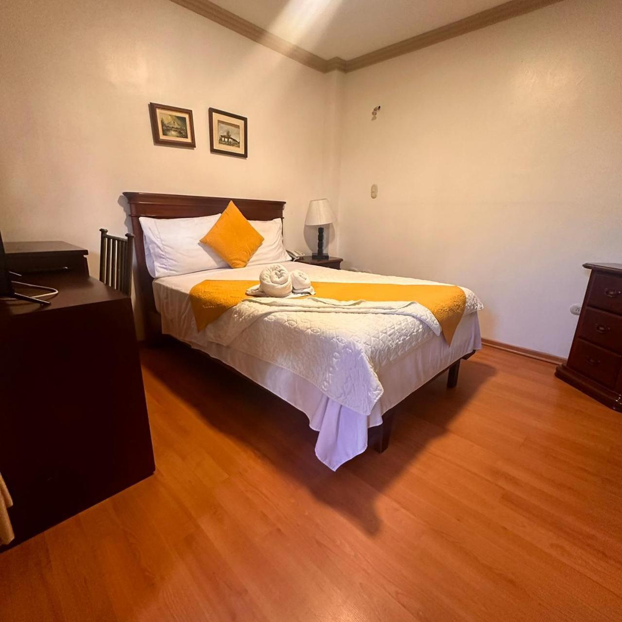 Hotel Coronel Cuenca Extérieur photo